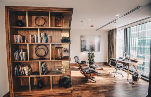 Doğal Zarafetin Evi: Kitaplık, Masif Dresuar ve Masif Kitaplık Seçiminde Estetik ile Dayanıklılığı Buluşturun belminomobilya5