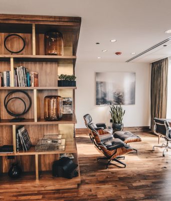 Doğal Zarafetin Evi: Kitaplık, Masif Dresuar ve Masif Kitaplık Seçiminde Estetik ile Dayanıklılığı Buluşturun belminomobilya5